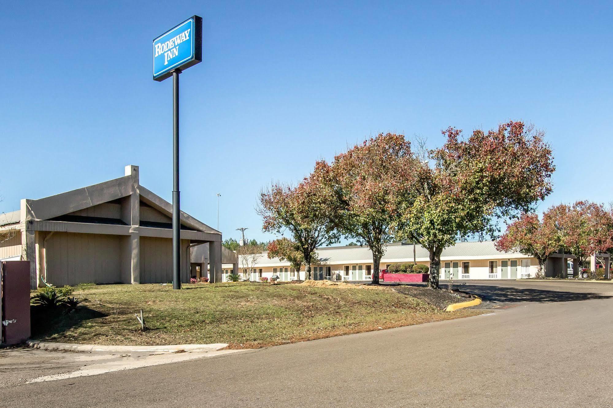 Rodeway Inn & Suites Brookhaven Exteriér fotografie